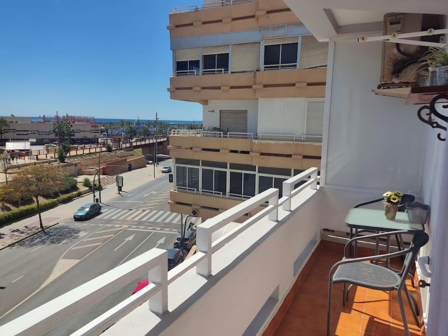 Acogedor Apartamento Frente Al Mar Elena Y Michele Альмерія Екстер'єр фото